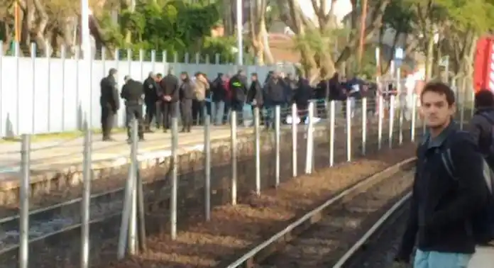 Una gendarme murió tras ser atacada en la estación Carapachay 