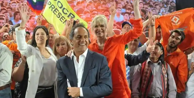 Scioli: "Se vota entre un creído de Barrio Parque y un trabajador del pueblo"