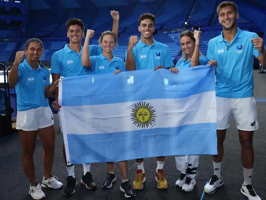 El equipo argentino que inicio con un triunfazo ante España en la United Cup.Foto:AAT