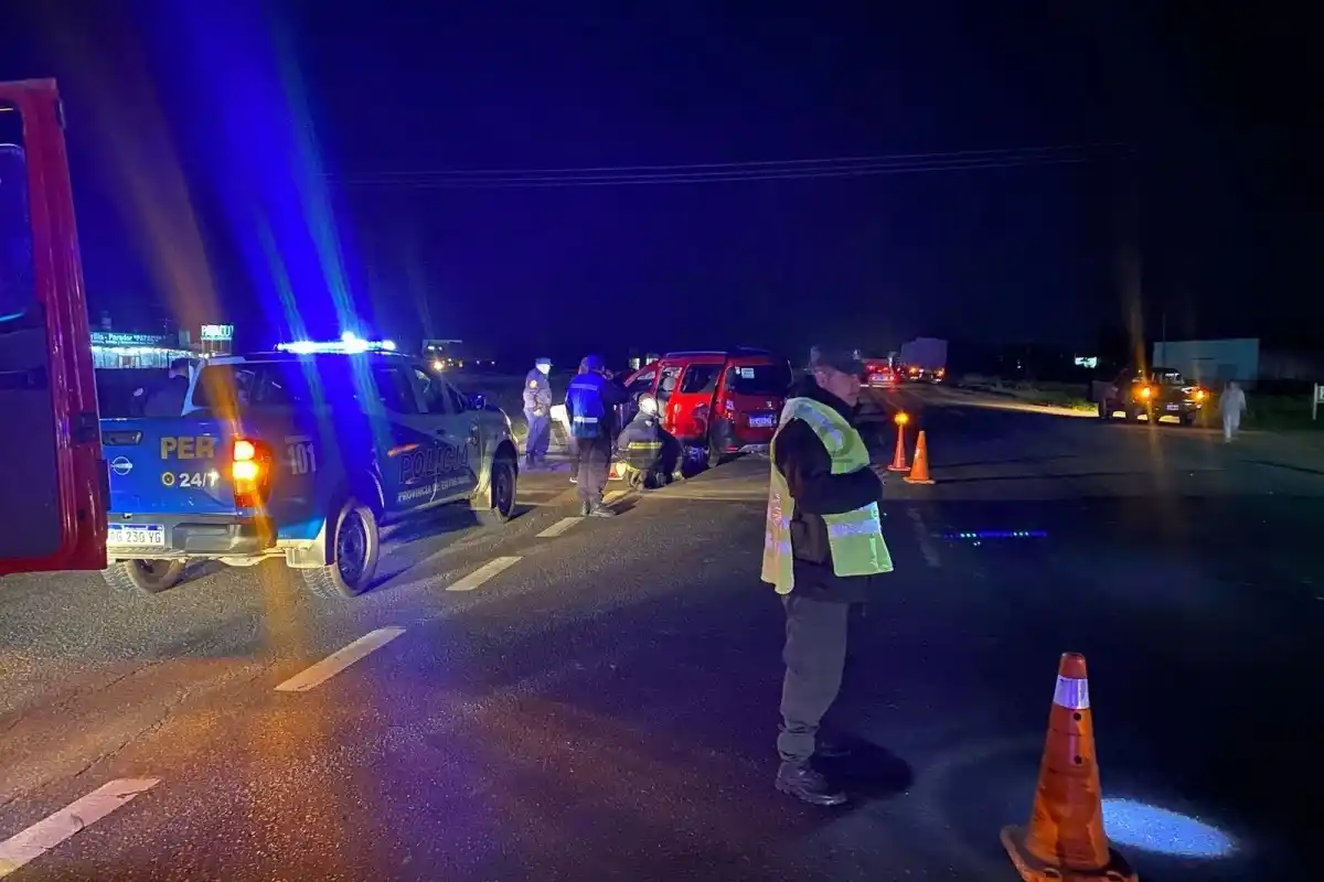 Accidente en Ruta 14: murió una mujer y tres personas heridas fueron llevadas al Hospital Centenario