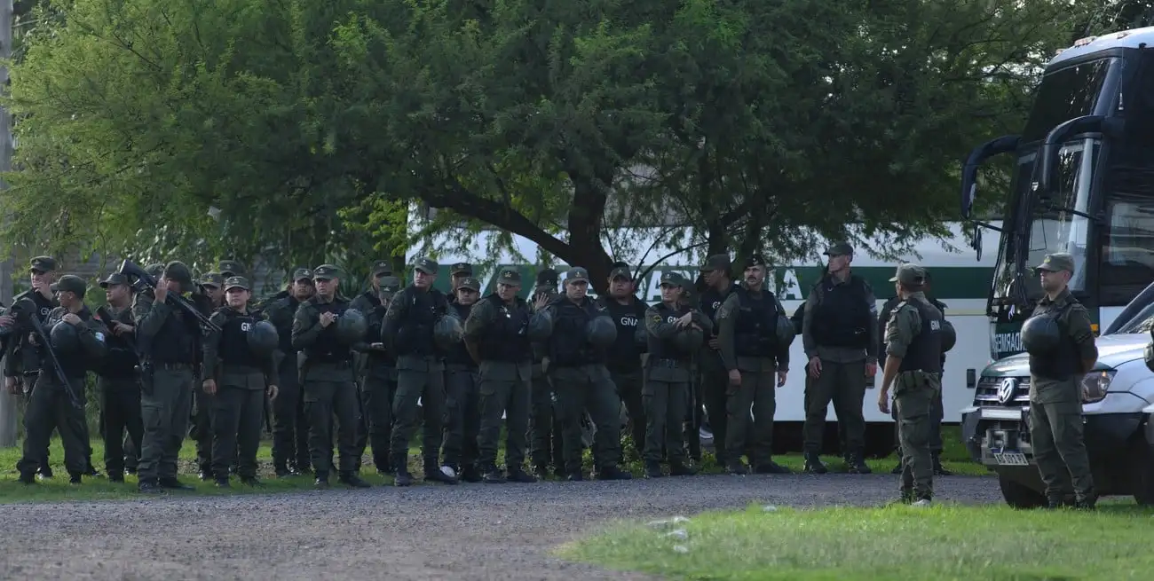 Llegada de gendarmes a Rosario. Crédito: Marcelo Manera