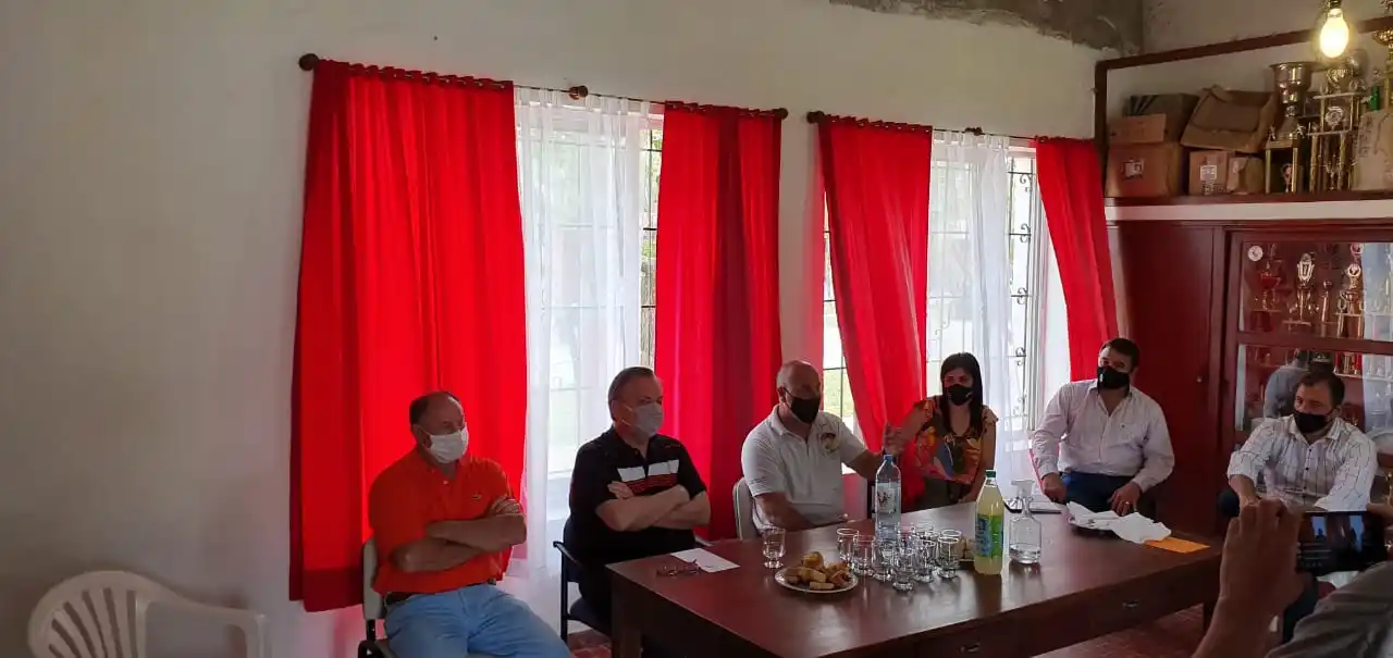 El Senador Michlig visitó Hersilia y entregó aportes económicos a instituciones de bien público