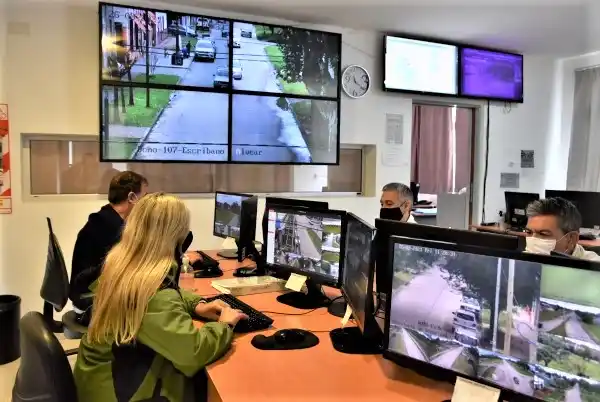 Colocan nuevas cámaras de seguridad en diferentes barrios Chascomús