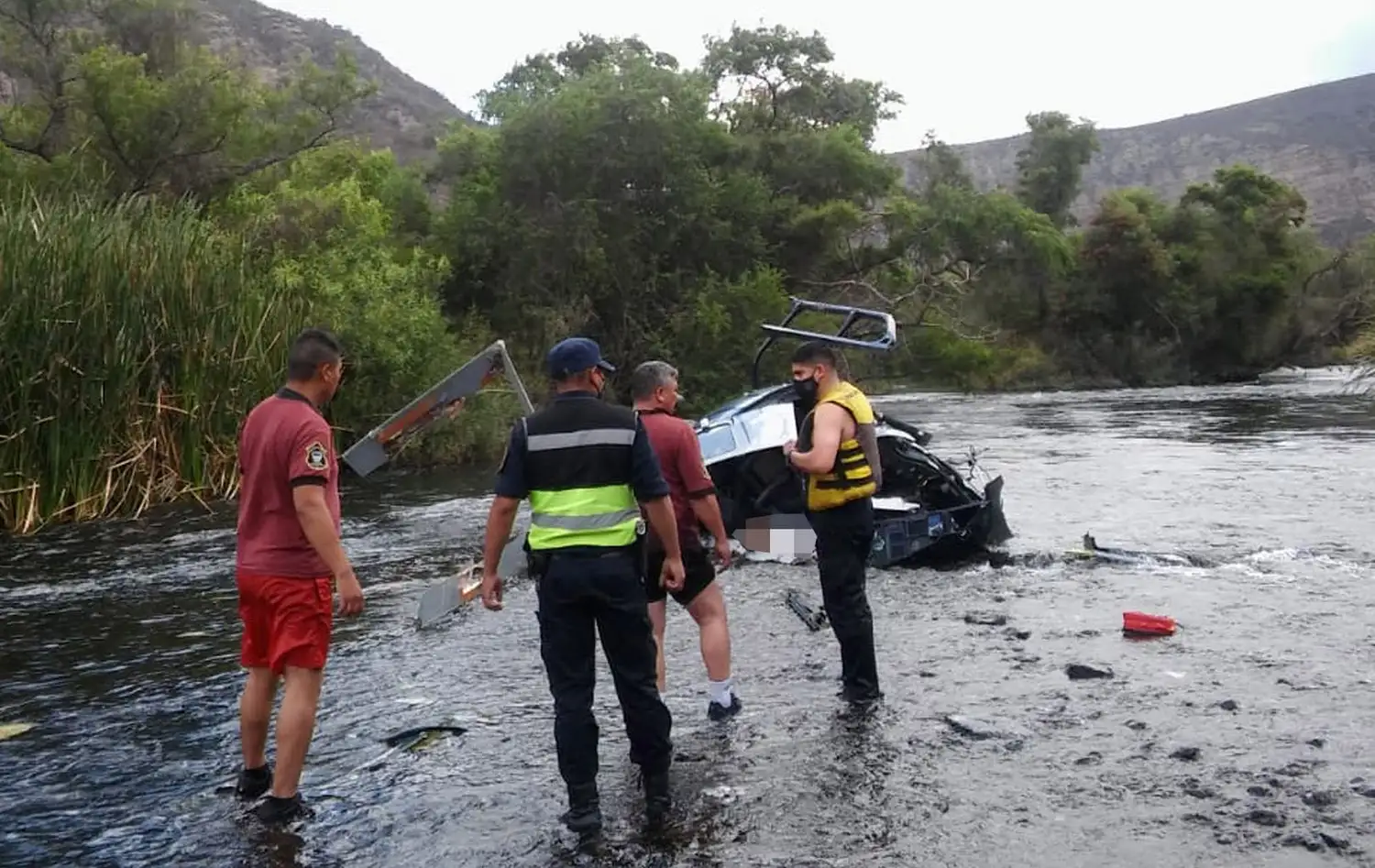 El helicóptero de Brito se enredó en un cable de tirolesa