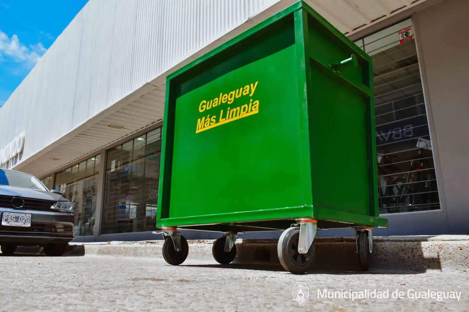 El Municipio prueba un nuevo contenedor metálico