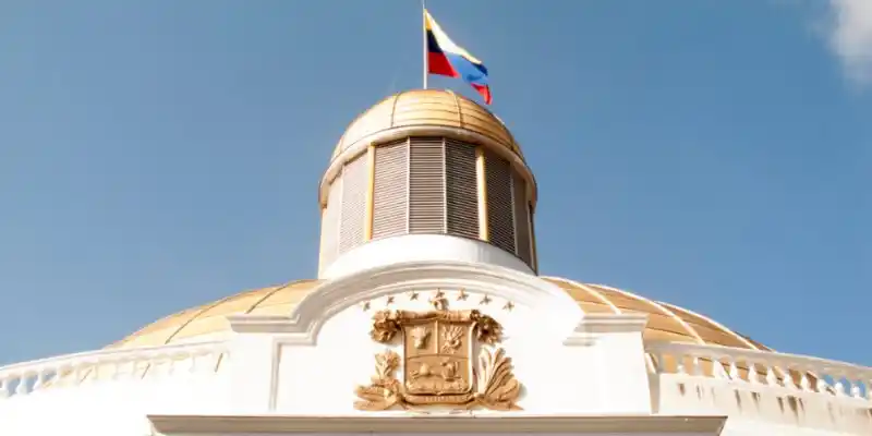 AN compraría vacunas contra el COVID-19 aprobadas por la FDA