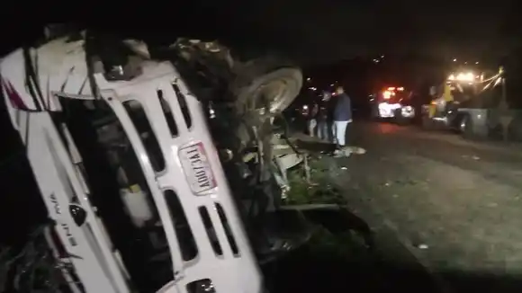 TRAGEDIA en la ARC: accidente de tránsito deja saldo de dos muertos y 21 heridos