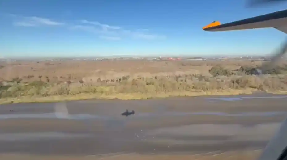Siguen buscando a los cinco pescadores desaparecidos en el Río de la Plata: Prefectura sumó un avión al operativo
