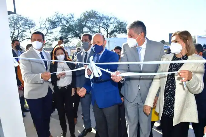 Insfrán inauguró un nuevo matadero y el centro cívico en El Colorado