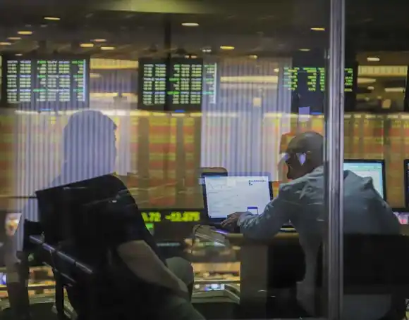 Volvió a subir el riesgo país y roza los 1600 puntos