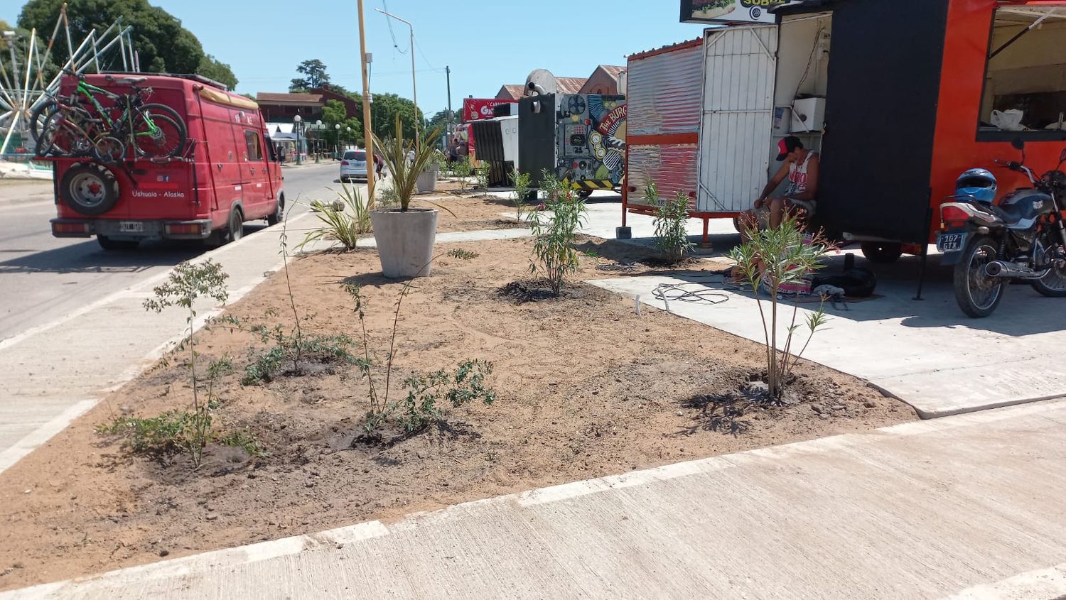 Tenía arresto domiciliario pero fue detenido robando en un carrito de comidas rápidas de la zona del puerto