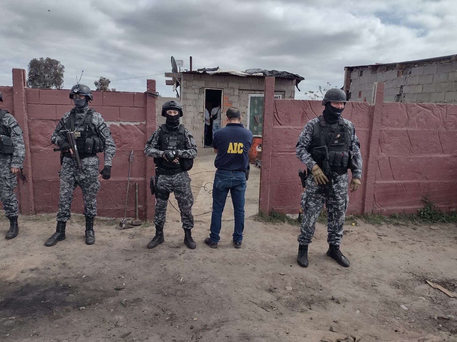 Ocho personas fueron demoradas, en el marco de estos procedimientos.