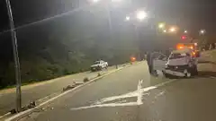 Una joven fue hospitalizada tras perder el control de su vehículo e impactar contra un poste de luz