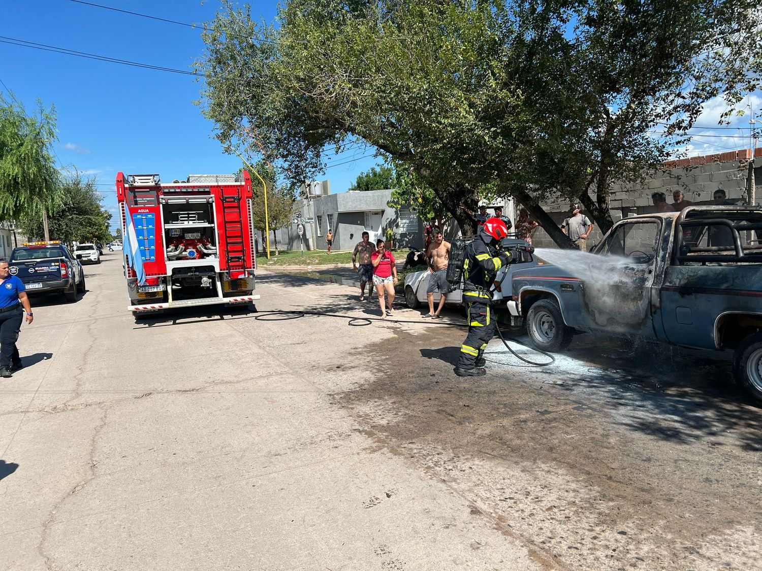 Bomberos actuaron rápidamente en el lugar.