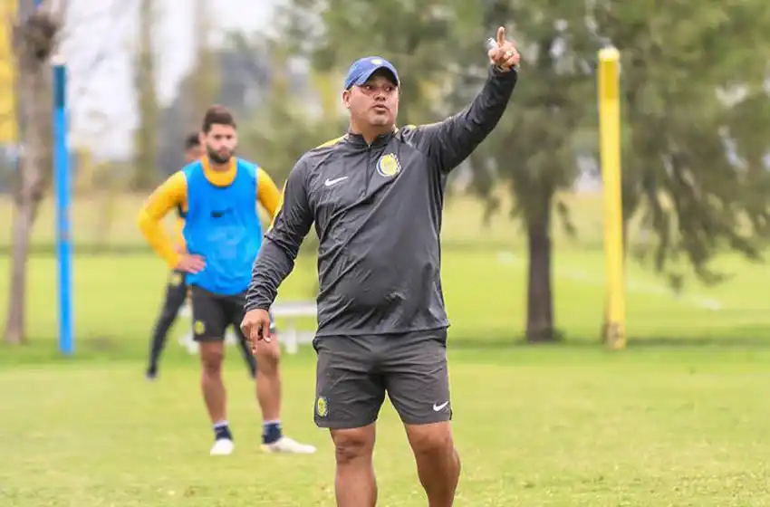 Leo probó el equipo para ir a jugársela a Varela