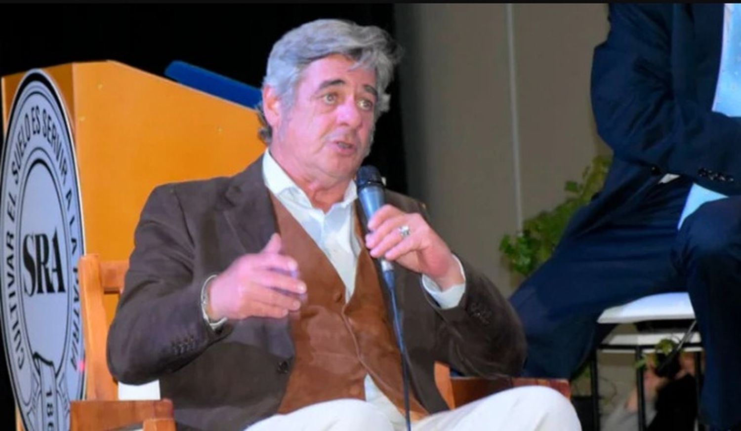 El presidente de la Sociedad Rural denunció que en el interior el gasoil ya se vende a casi a $ 300 el litro