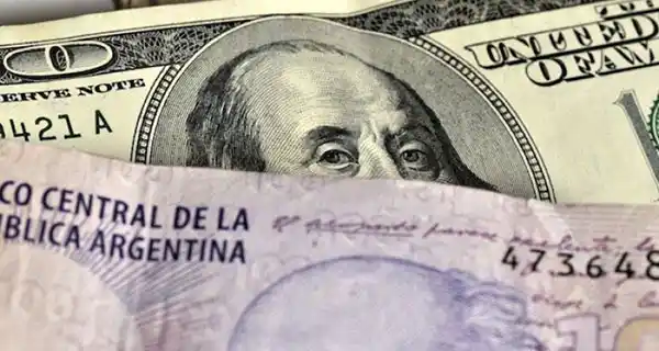 El peso no para de depreciarse,  y llegó la hora de pensar en soluciones más drásticas