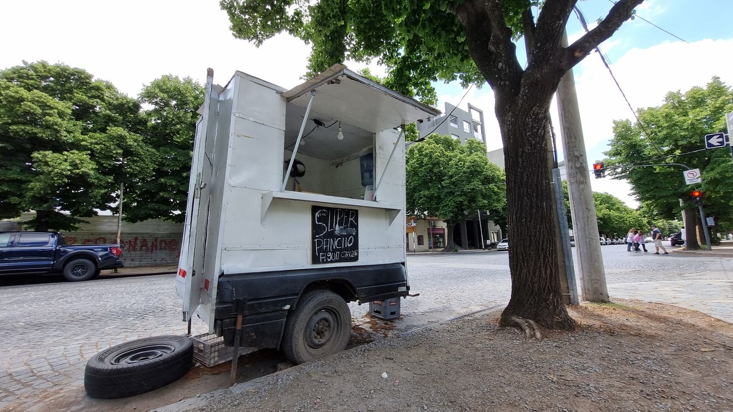 El puesto ubicado en Sarmiento y Mitre fue robado en la madrugada de ayer.