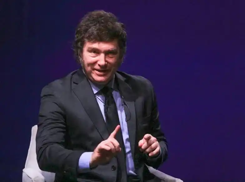 Le pidió a Sánchez "que garantice  la seguridad de los ciudadanos argentinos que habitan en el Reino de España".