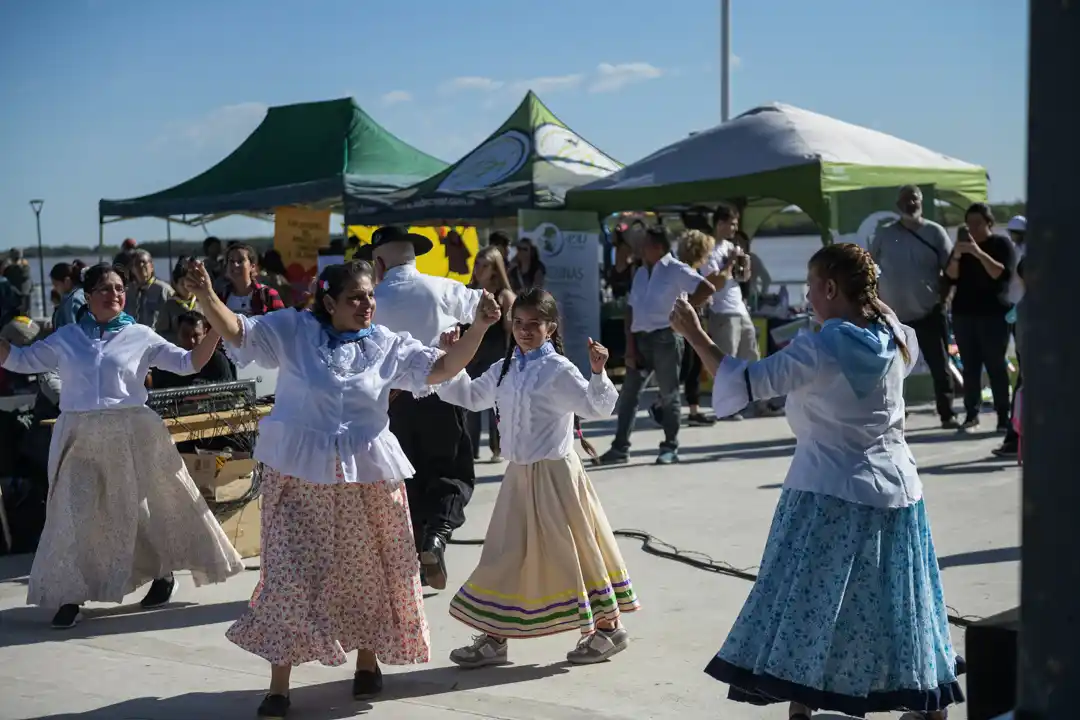 Paraná festeja su cumpleaños con ferias y sabores en la costanera