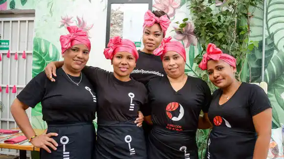 Mujeres PRESAS saldrán de las cárceles y ganando dinero para atender a sus hijos