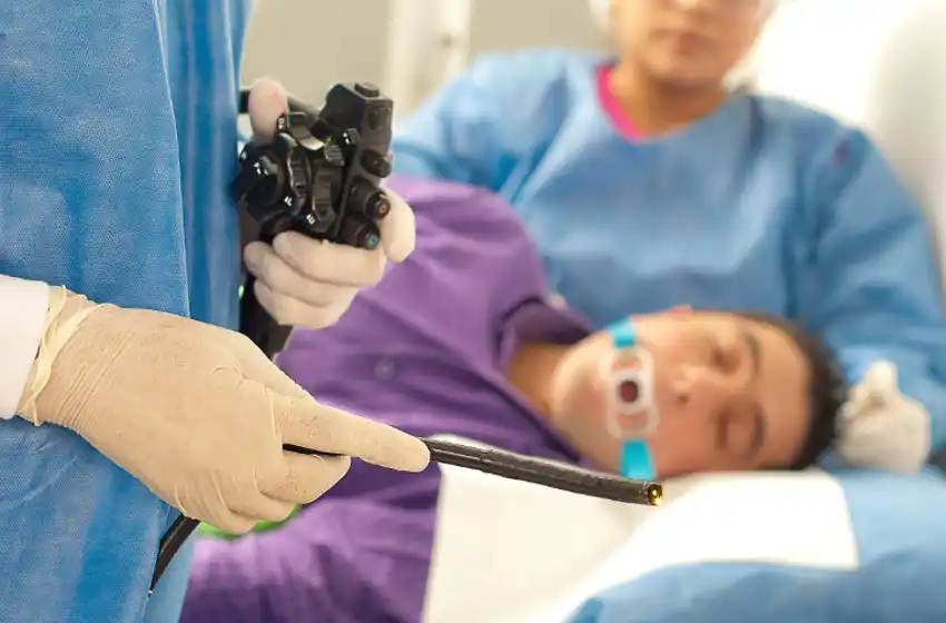 ¿Qué es y qué riesgos tiene una endoscopía?