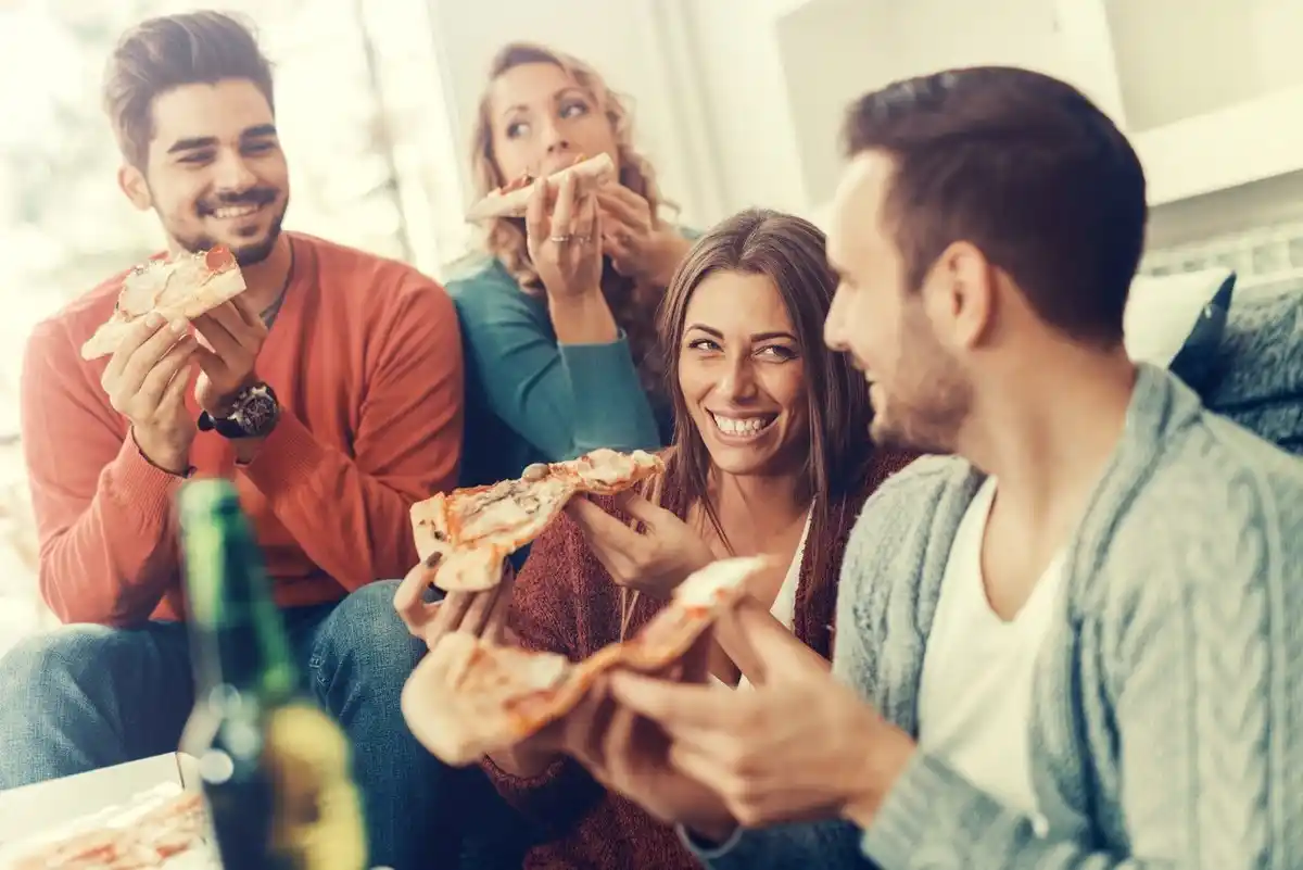Por qué se festeja el Día del Amigo el 20 de julio