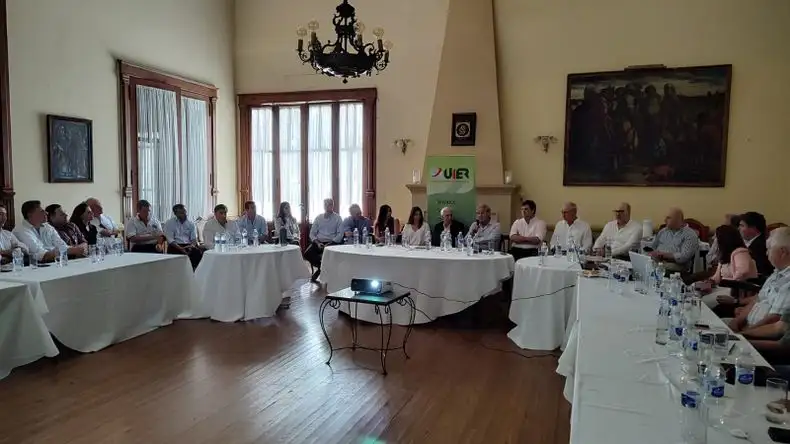 Gualeguay: la UIER trazó agenda con Guillermo Bernaudo
