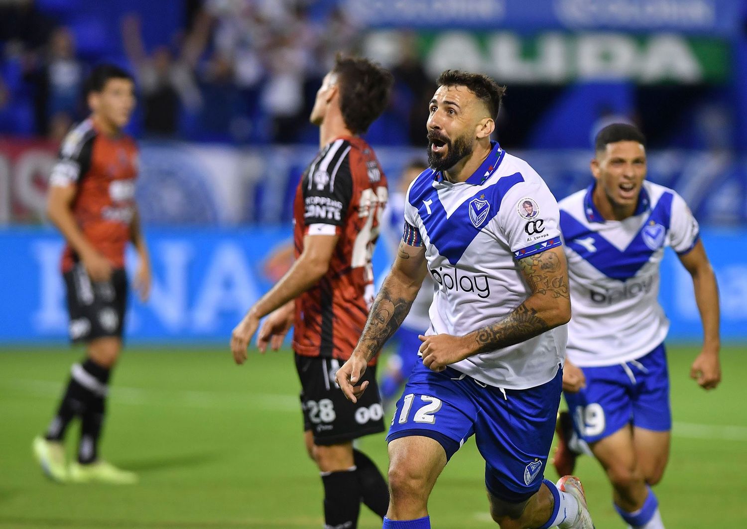 Vélez se lució en Liniers con una goleada a Central Córdoba