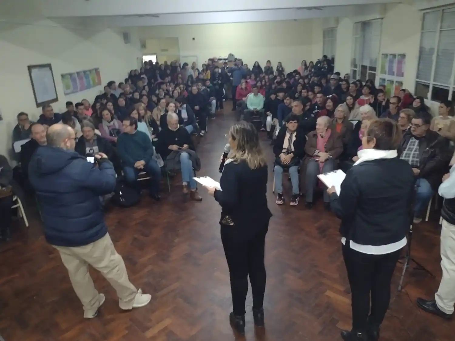 El acto contó con un marco importante de público.