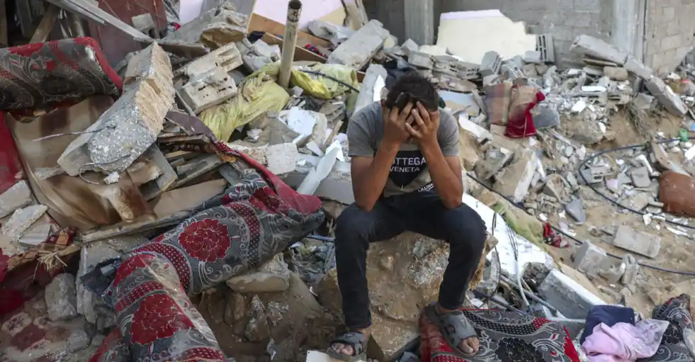 Guerra en Gaza: ataques aéreos israelíes alcanzaron escuelas y hogares de la ONU y mataron al menos a 34 personas