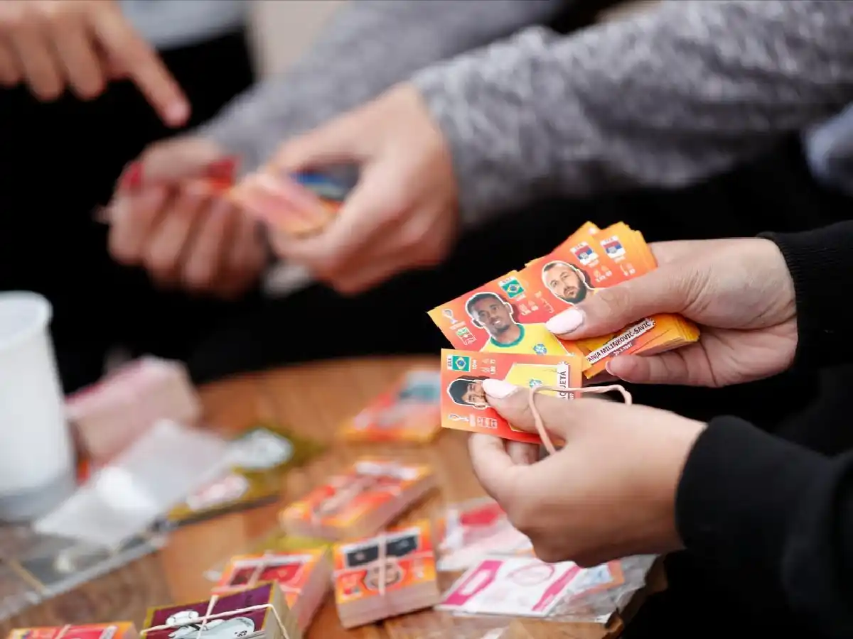 Furor por el Mundial: el domingo, jornada de intercambio de figuritas en “la Vélez”  