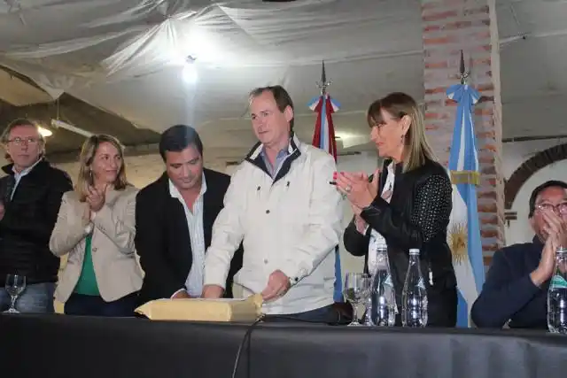 El gobernador Gustavo Bordet visitó Enrique Carbó

