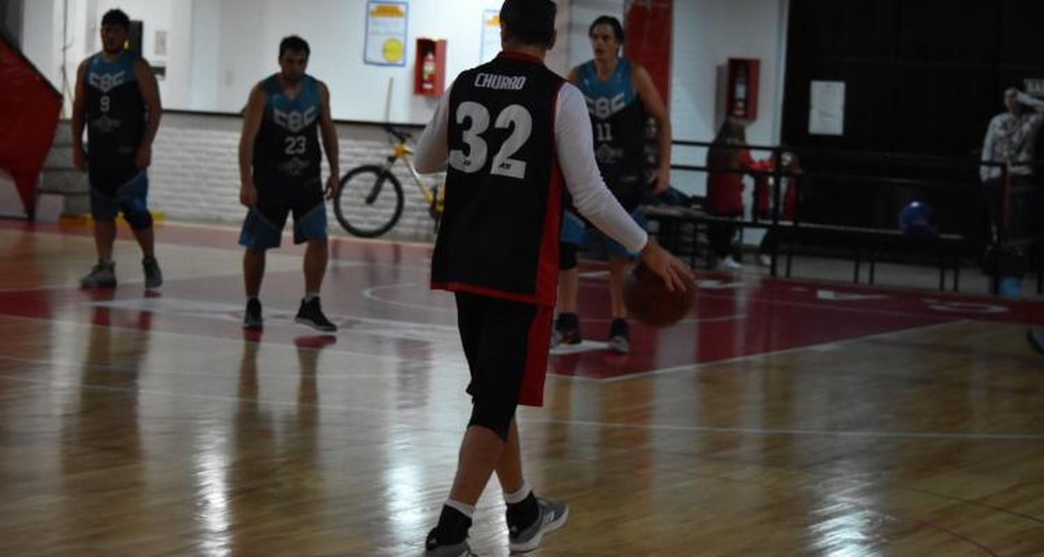 En +35, Mitre ganó en Zárate y sostuvo el invicto