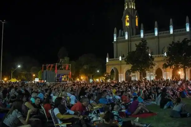 La gente y la solidaridad, los protagonistas de la primera luna del Festival de Guadalupe
