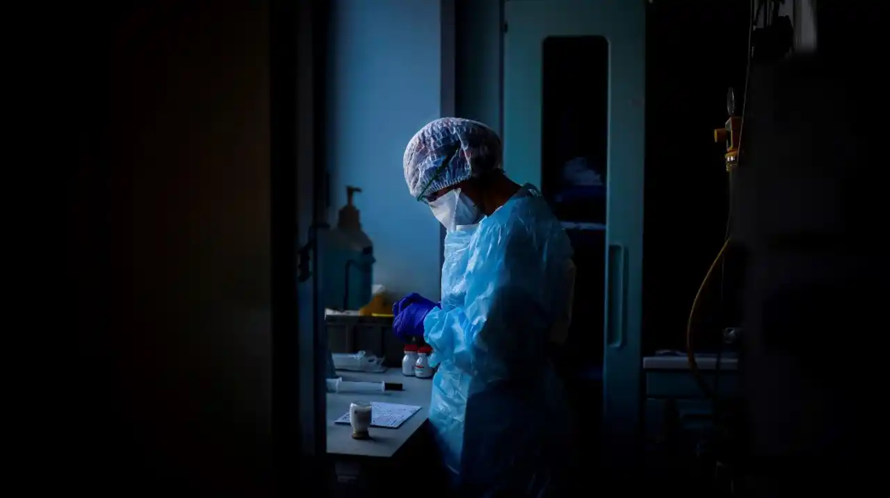 Informaron 16.325 nuevos casos y 438 muertes en 24 horas