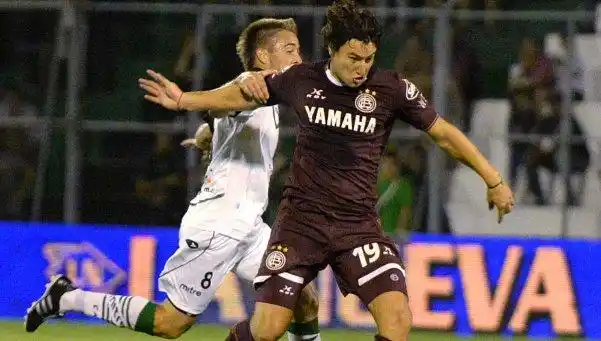 Lanús empató en San Juan y mantuvo la punta en soledad