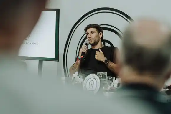 Leo Ponzio cambió la cancha de fútbol por el campo, con la pasión intacta