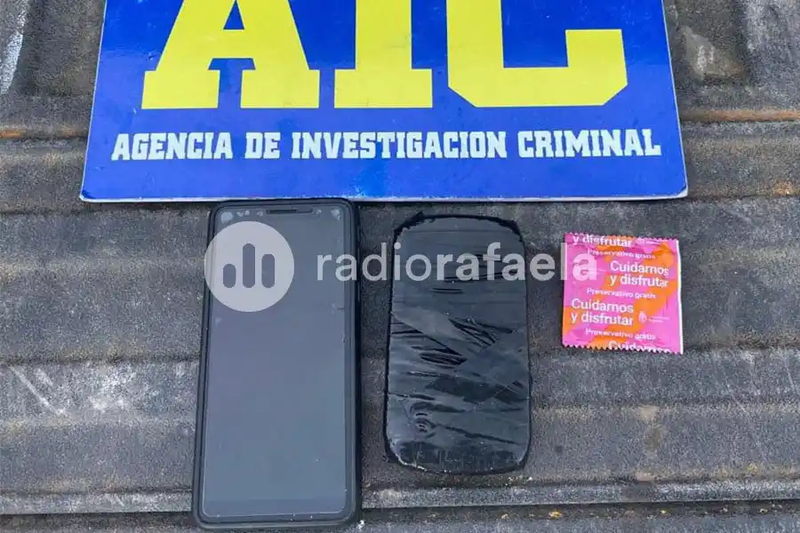 Prestaban sus cuentas bancarias para cobrar amenazas que se hacían desde la cárcel: quedaron detenidas
