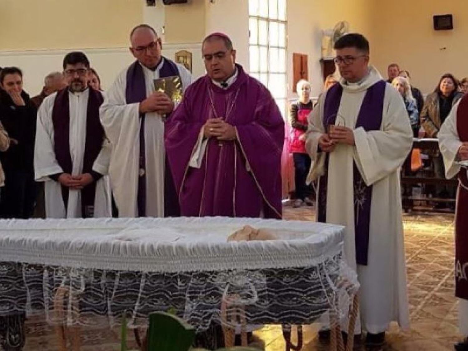 Así fue el último adiós al cura Julio Ferreyra