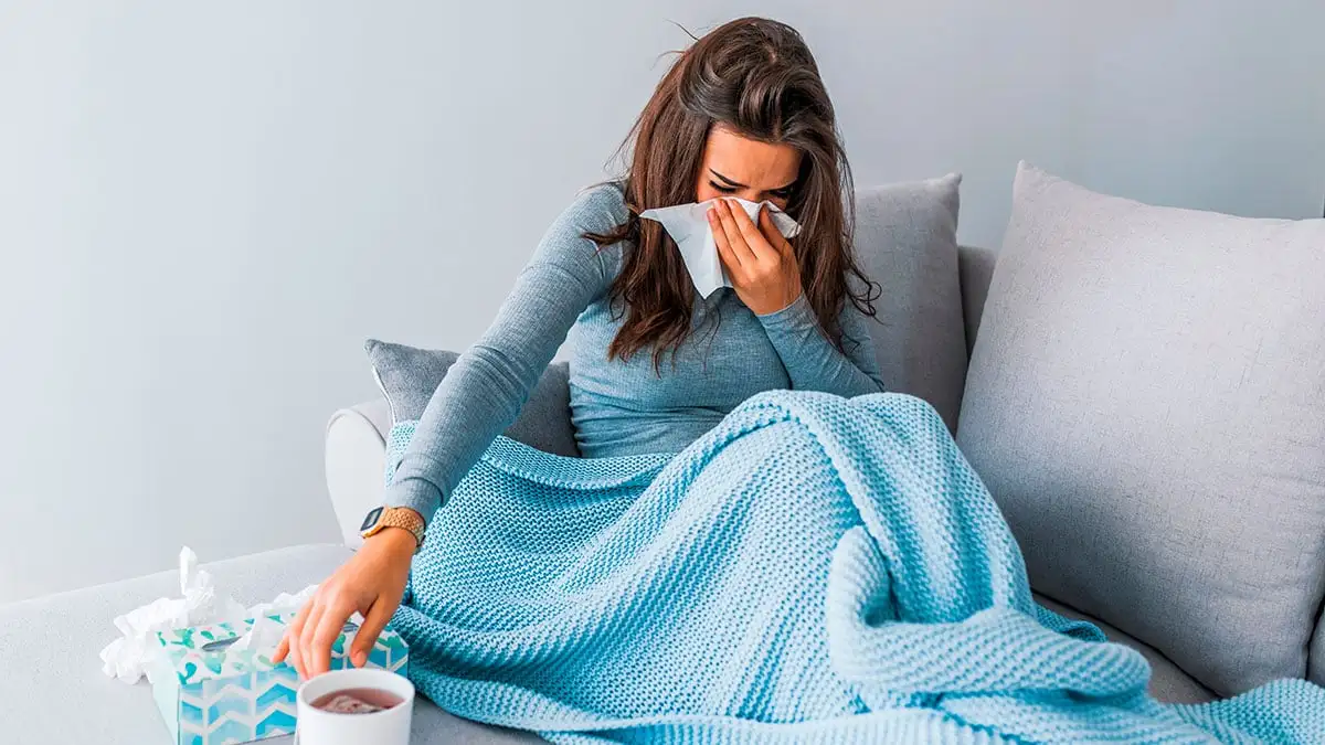 Por qué nunca podremos convivir con el COVID como sucede con la gripe