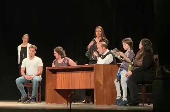 “¿Cuánto tiempo es un tiempito?” judiciales suben a escena con una obra - debate