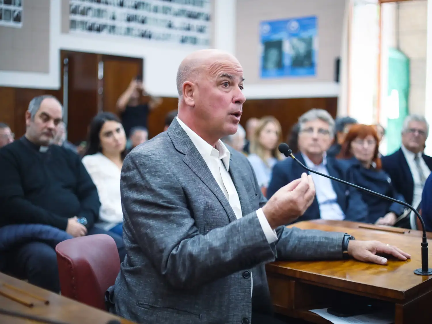 "Responde a una lógica centralista y de ajuste que va en contra de una visión federal del país", consideró Taccone.