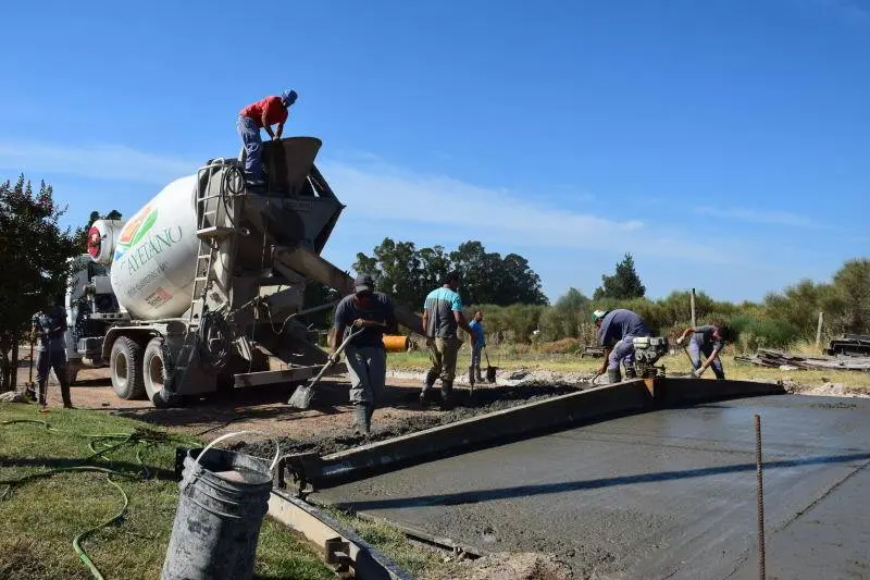 SAN CAYETANO: Avanza el plan para pavimentar 25 cuadras