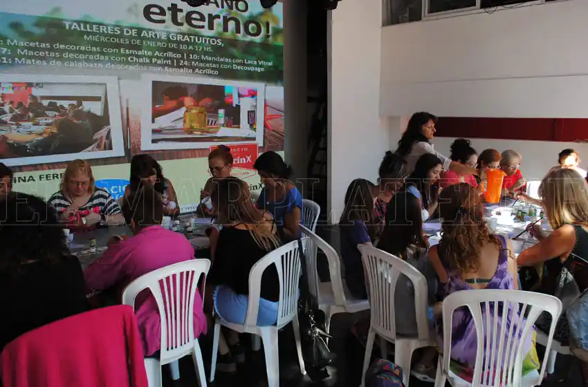 Llegaron las clases gratuitas de pintura a Espacio Clarín