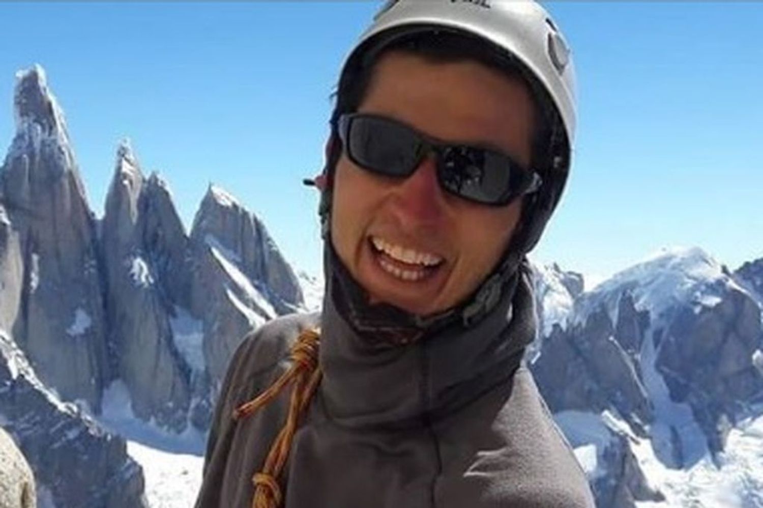 Amigos de Juampi Cano venden alfajores para ayudar a repatriar sus restos