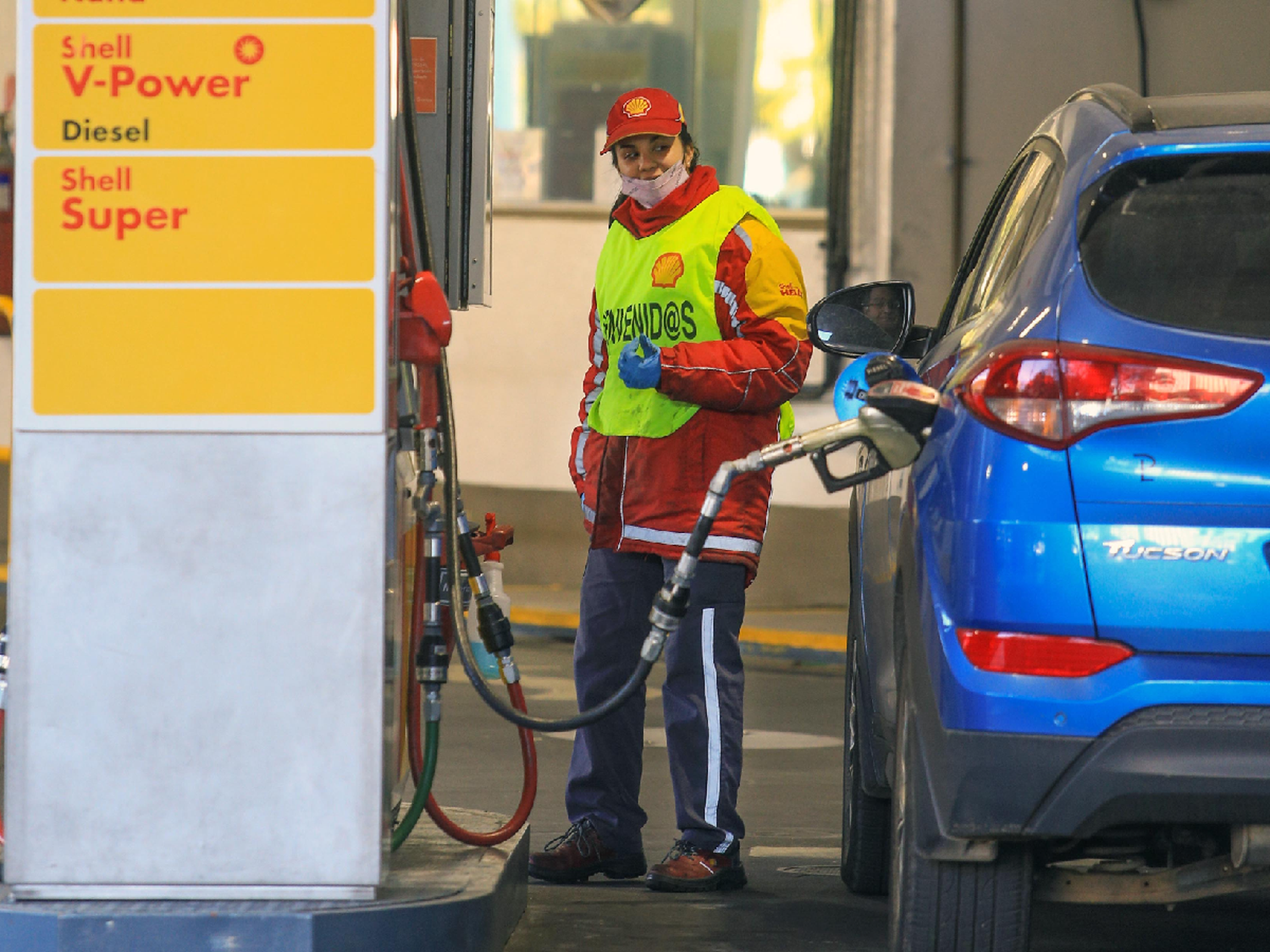 Otro golpe al bolsillo: los combustibles aumentan un 4% desde hoy