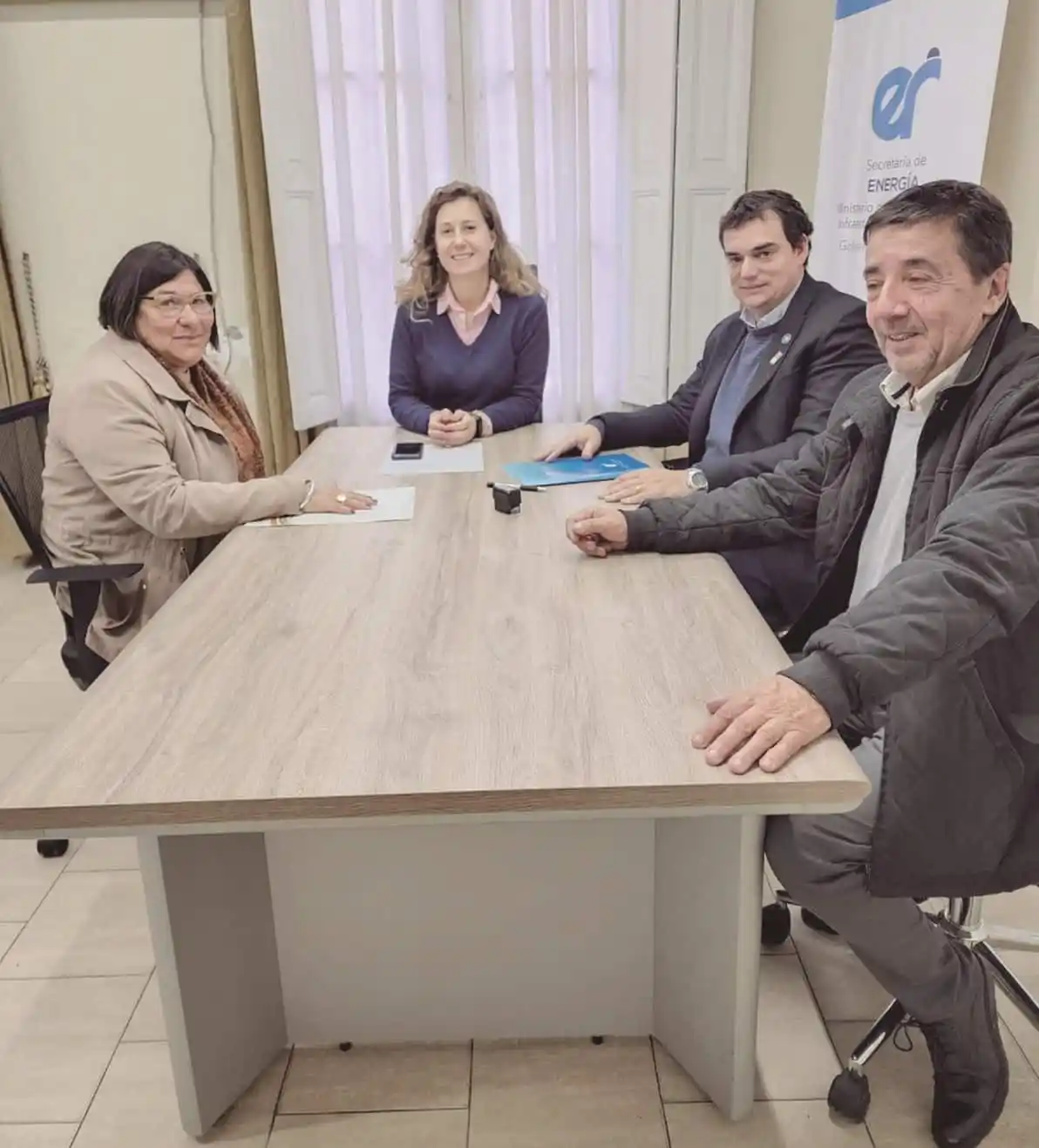 Firmaron un convenio para llegar con gas natural a Villa 3 de Febrero