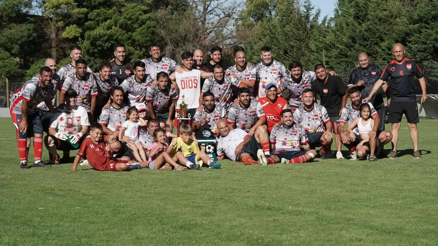 El equipo senior de Mataderos se consagró campeón del Clausura +35