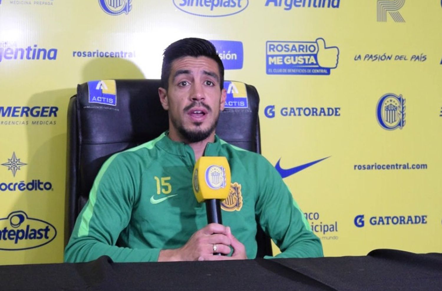 Camacho: «Va a ser especial porque empezamos a jugar de local»